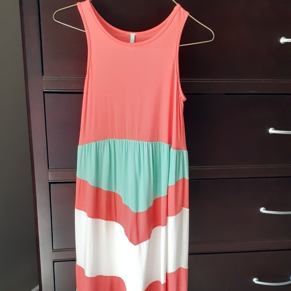 Girls dress - Picture 1 of 2